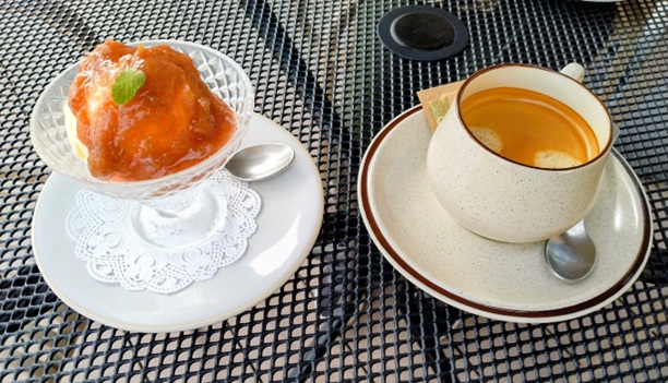 「The Lake Side Cafe」のケーキセット