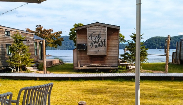 カフェから眺める野尻湖